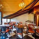 Manors Hotel